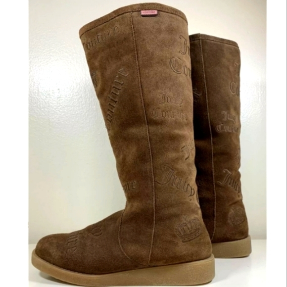 NWOB - Juicy Couture - Signature Chocolate Brown Suede Knee-high Boots. Size 8.5 - Picture 4 of 12